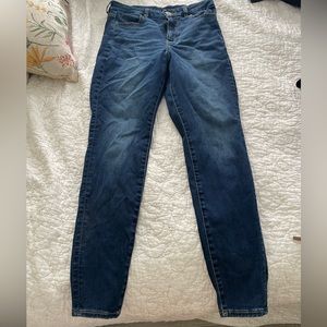 American Eagle Next Level Stretch Curvy Jeans